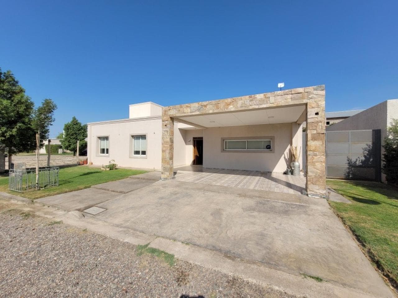 🔶 Habitar Venta 🔶 Casa Santa Lucía - Apta Crédito Hipotecario. Barrio Privado San Carlos - Casa 16.