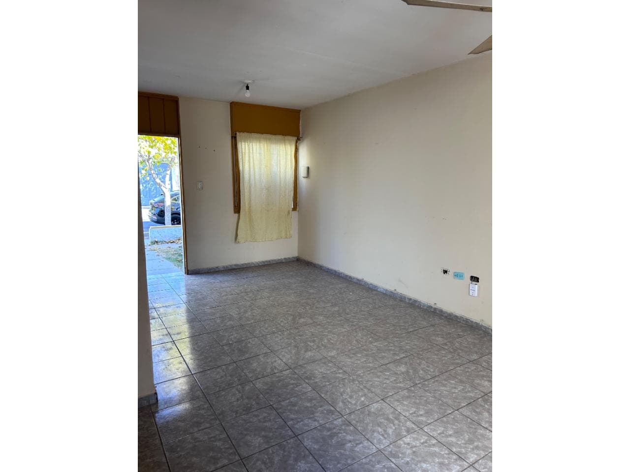 Venta. Casa, 4 Dormitorios. Barrio Los Pinos. Chimbas