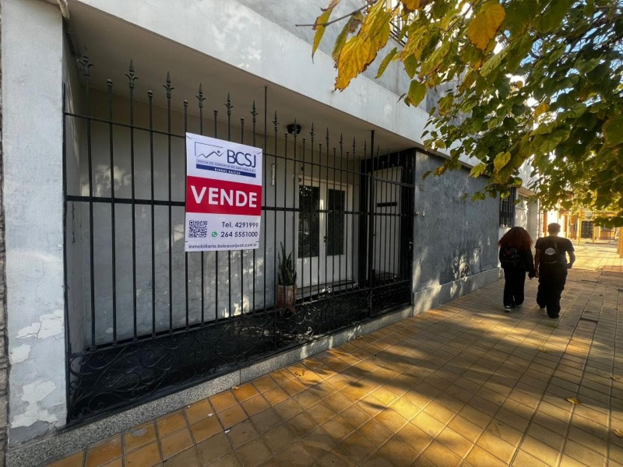 🔵 Venta. Hermosa Casa Sobre Calle Brasil Entre Mendoza Y General Acha. Capital - Ref 3266🔵