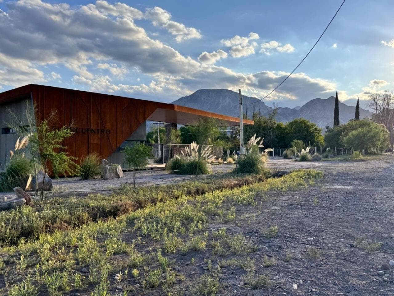 Oportunidad Venta Lote De 1500m² En Barrio De Montaña  el Encuentro - Zonda. Listo Para Escriturar