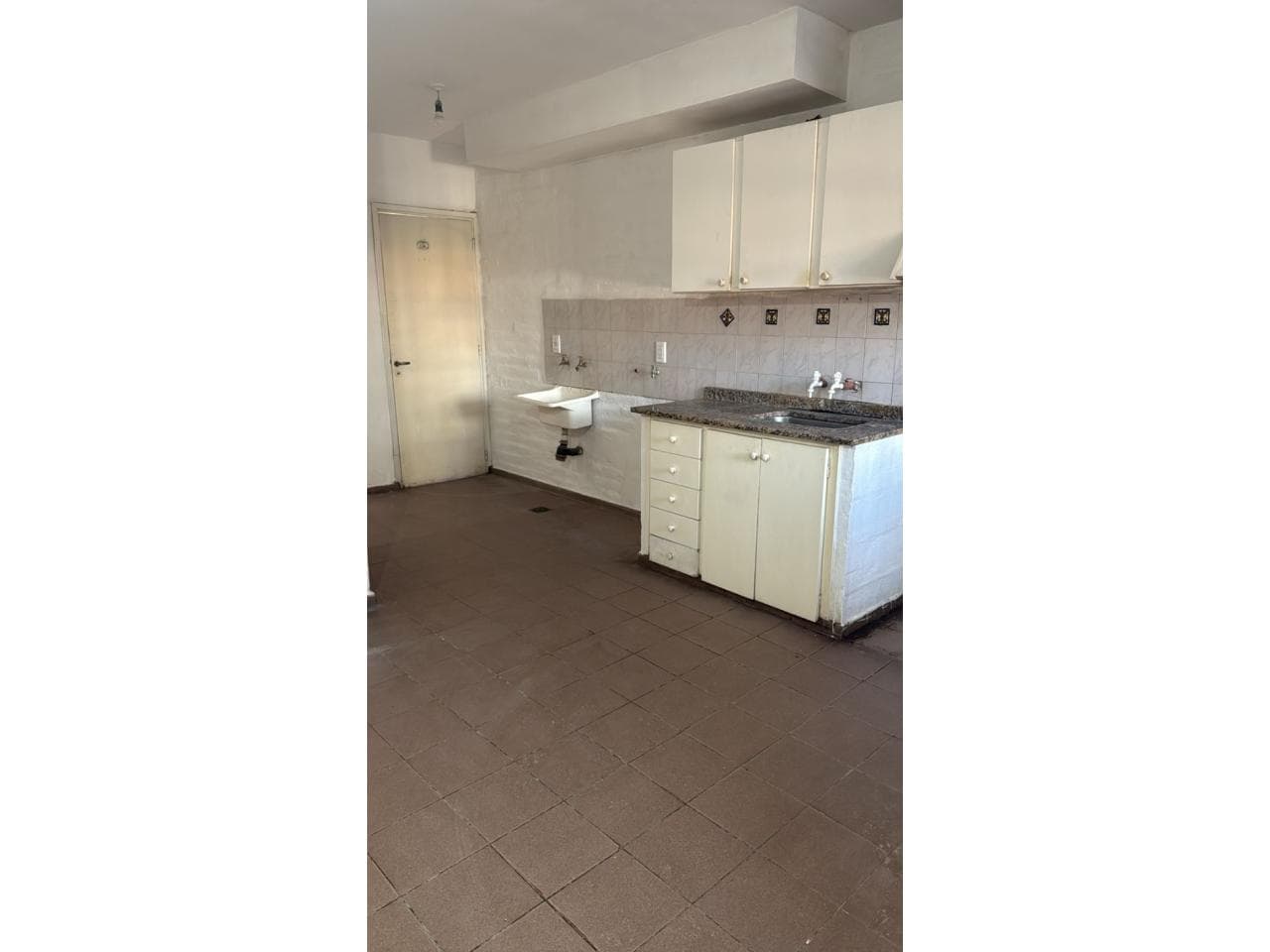 Inmobiliaria Alquila Depto Planta Baja Un Dorm Sin Cochera En Barrio Crass