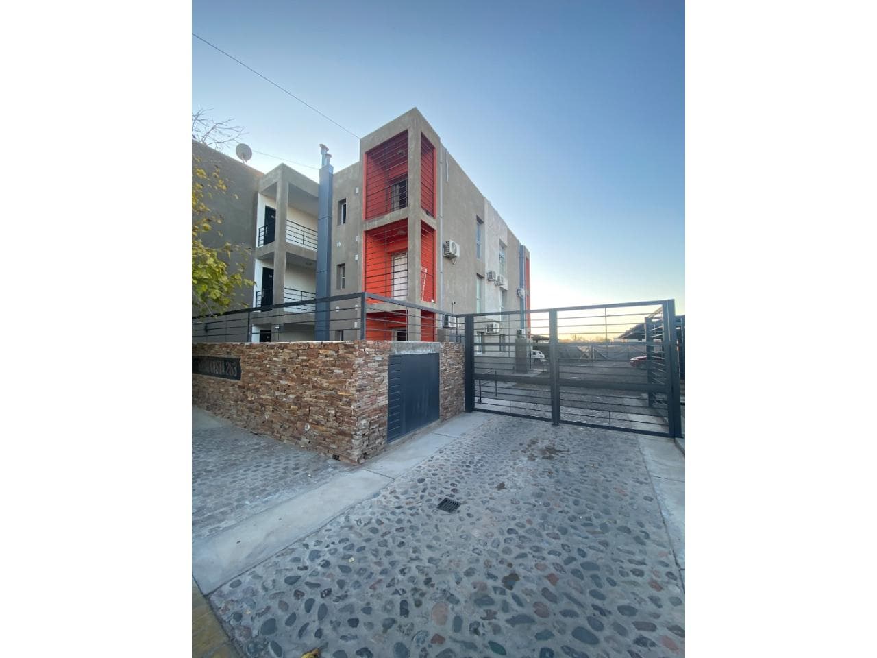 Venta. Dptos De 1 Y 2 Dormitorios Con Cochera Aptos Credito Hipotecario Balcón Patio Zona Reconquista Y San Miguel