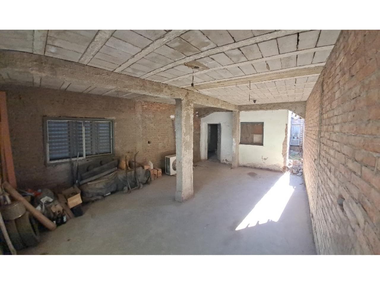 Venta Casa Mixta 4 Dormitorios, 2 Baños Muy Amplia. Capital