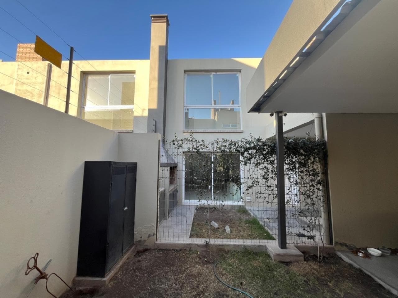 A Estrenar. Dúplex En Complejo Privado, 2 Dormitorios 2 Baños. Rivadavia