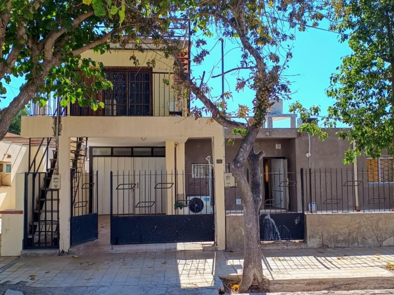 🔶 Habitar Alquiler 🔶 Departamento Capital - Simón Bolívar 236(e). 2 Dormitorios. Planta Baja.