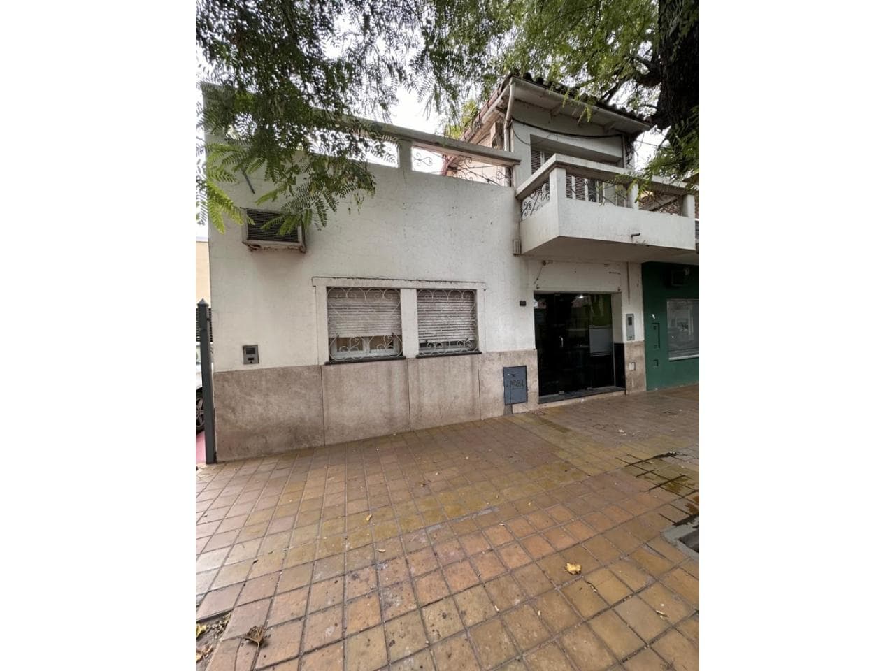 Venta. Casa Centrica Sobre Calle Laprida Y Aberastain