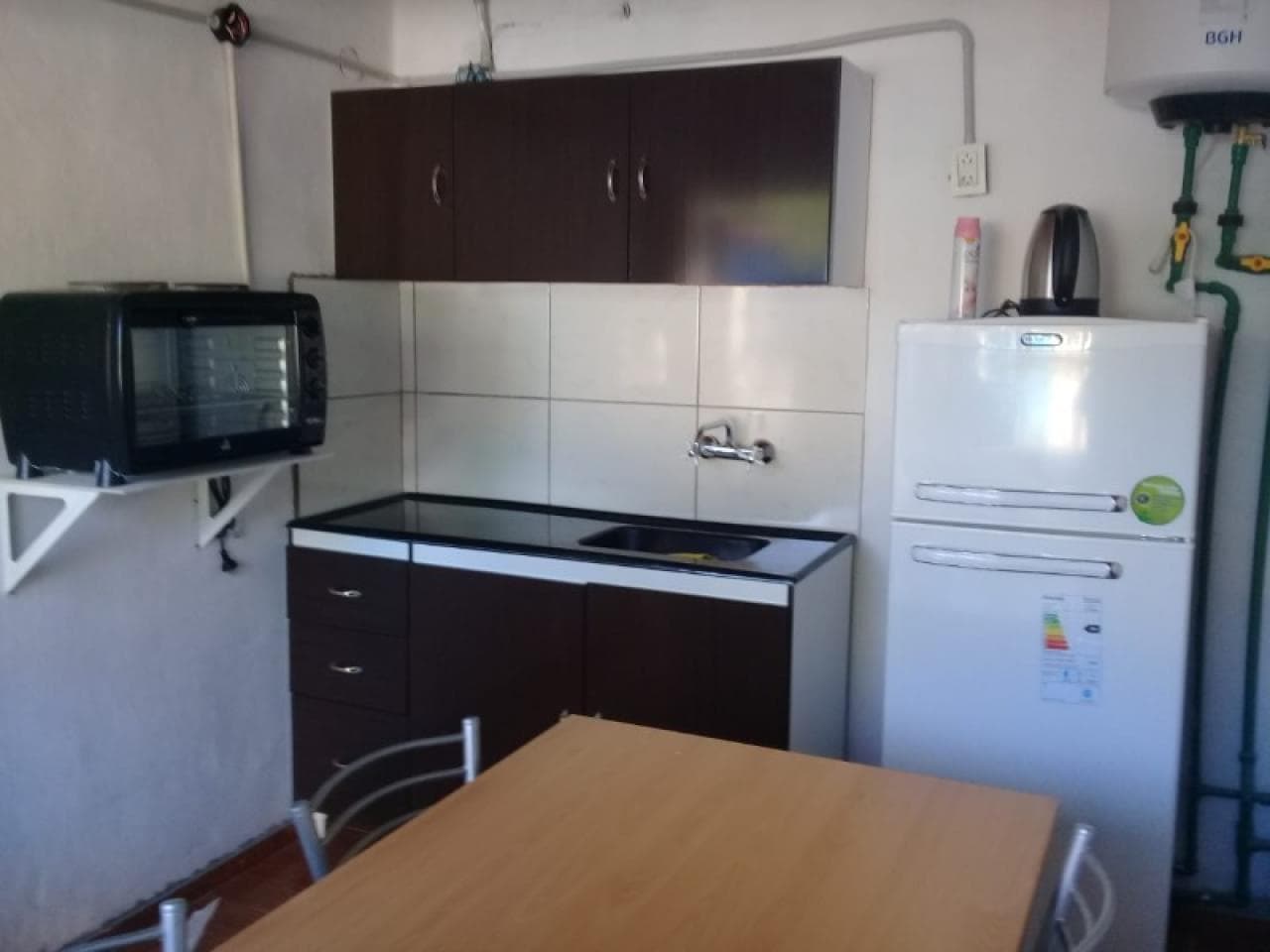 Venta. 4 Cabañas, Están En La Vereda De La Terminal Por Santa Fe, Valle Fertil