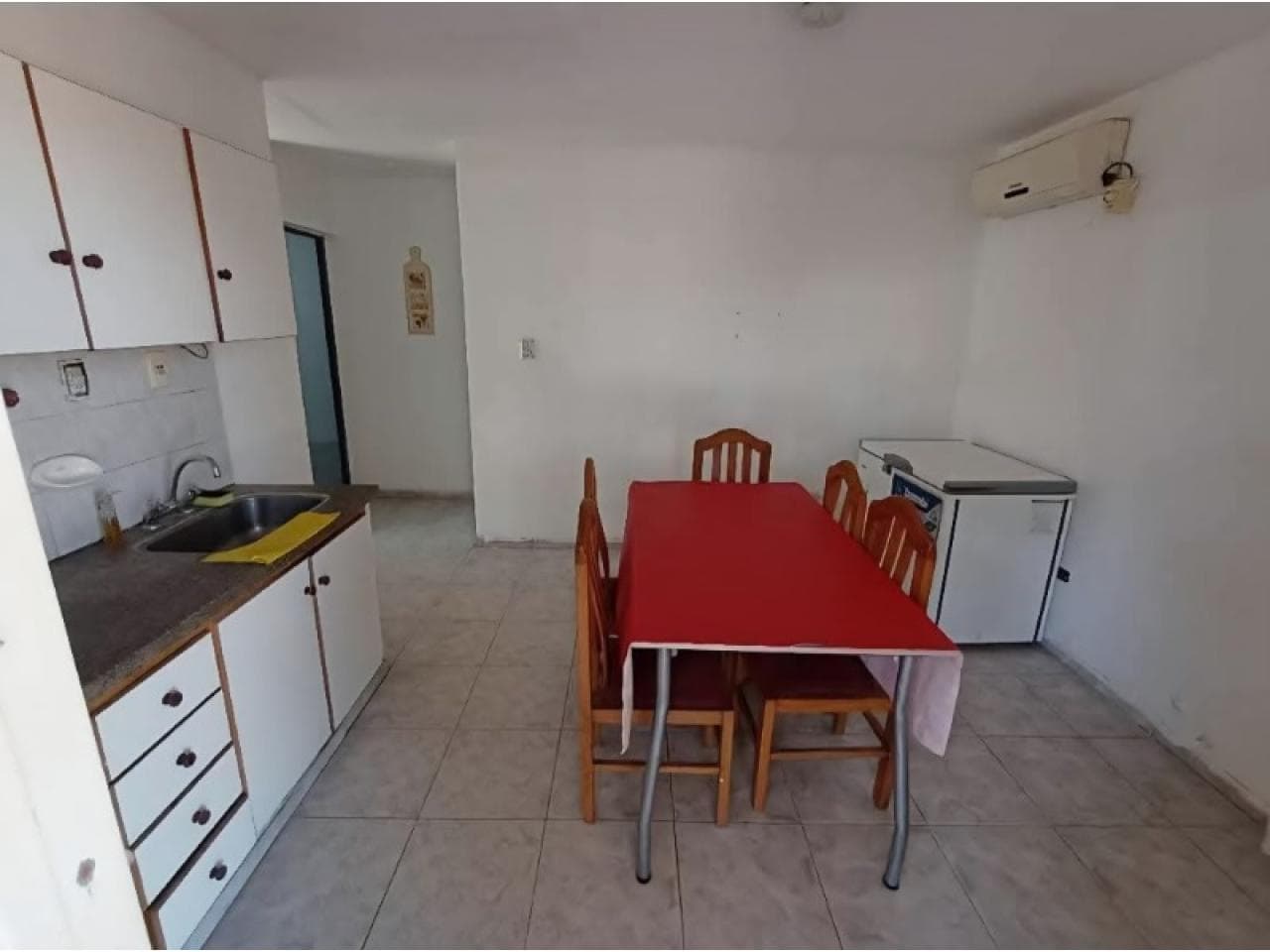 Venta Casa, 2 Dormitorios. Ubicada Al Ingreso De 9 De Julio-apta Crédito Hipotecario.