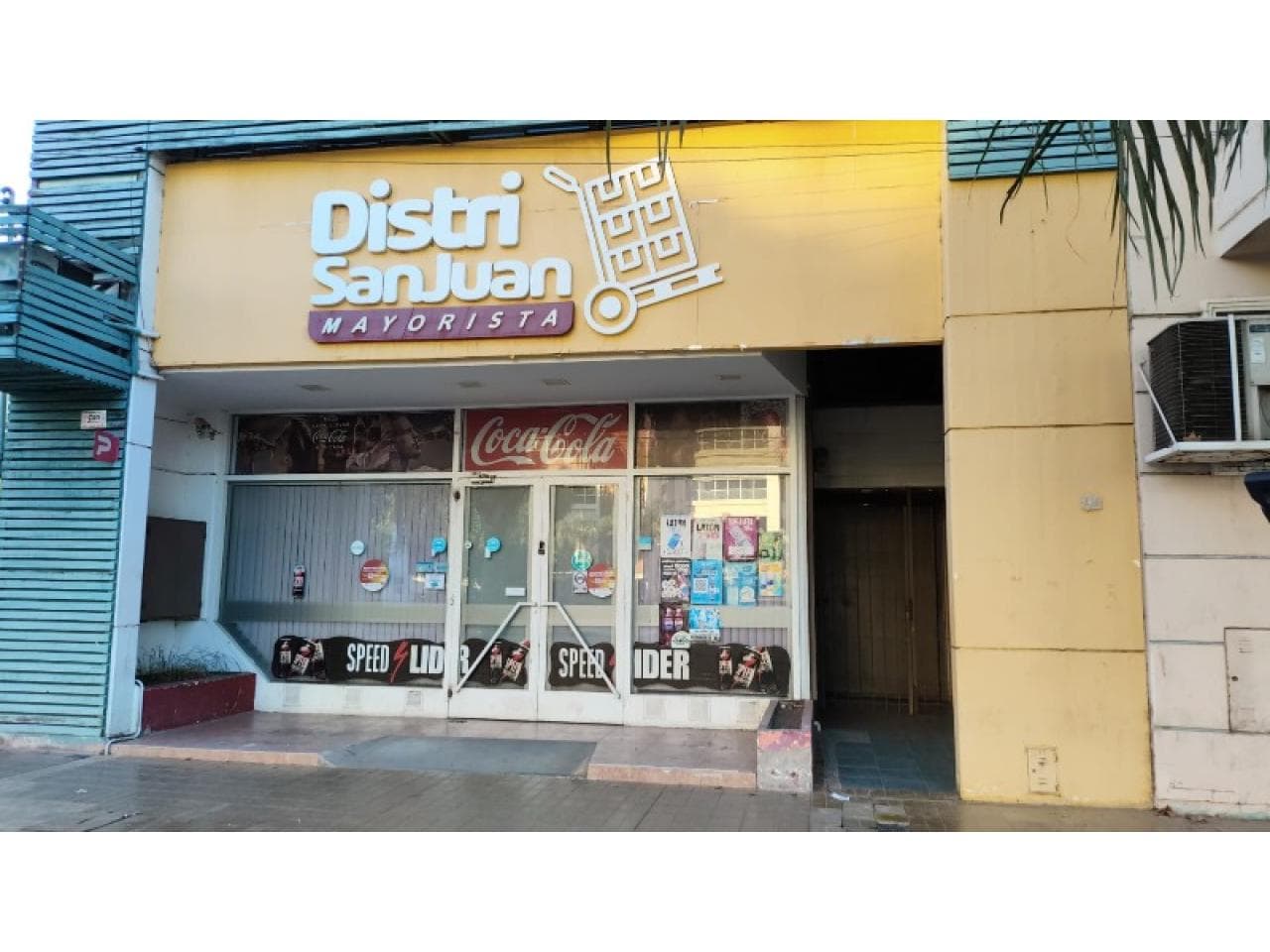 Salon Comercial Vendo - Excelente Ubicacion - España Casi Ignacio De La Roza