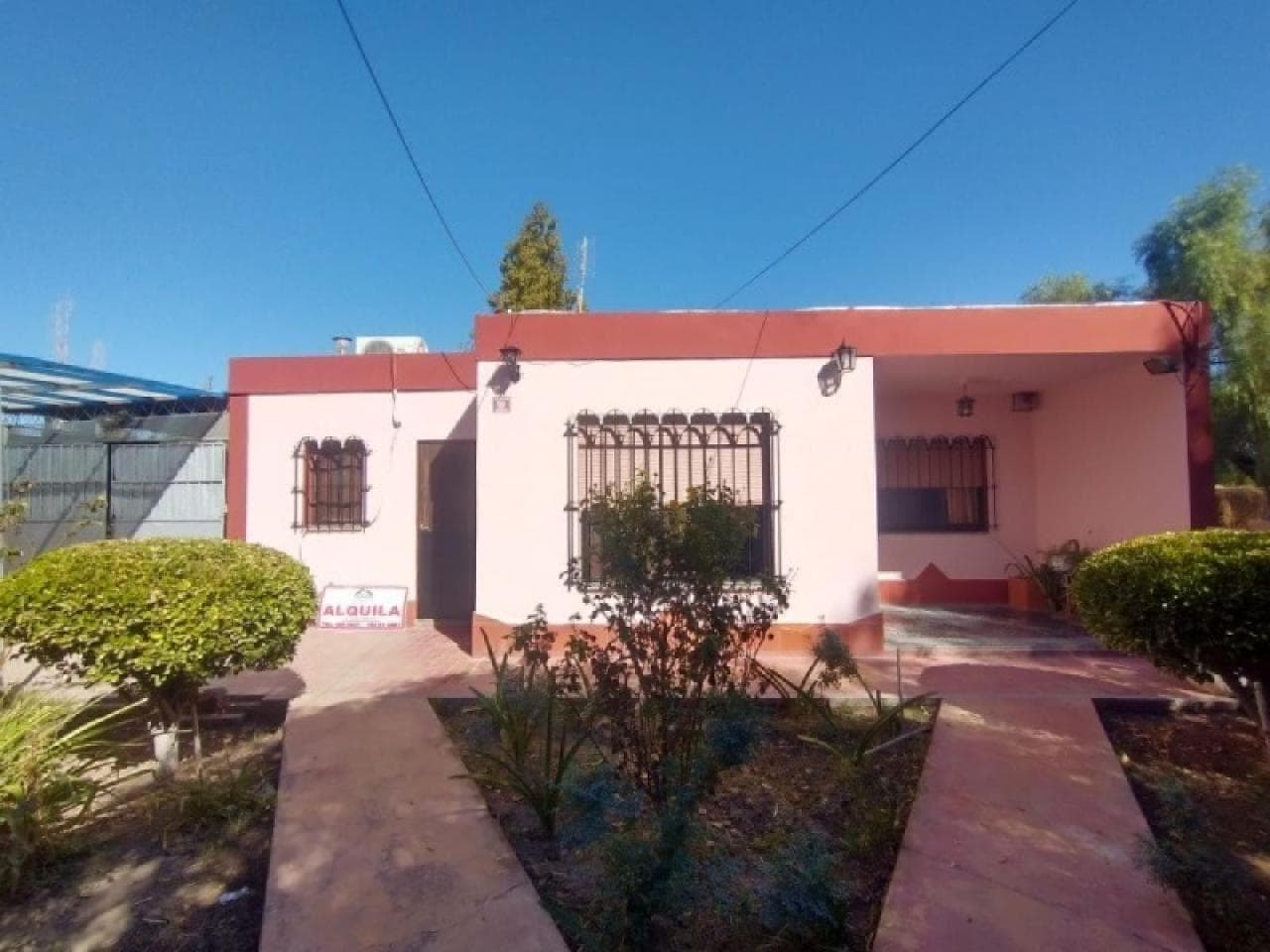 Casa En Venta Sobre Calle Sarmiento 3 Dorm