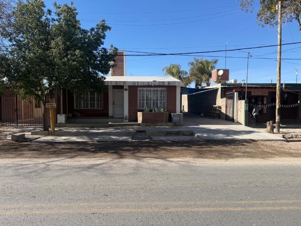 Venta Amplia Y Luminosa Casa En San Juan Santa Lucía, Balcarce 95 Norte, Terreno De 12x40.