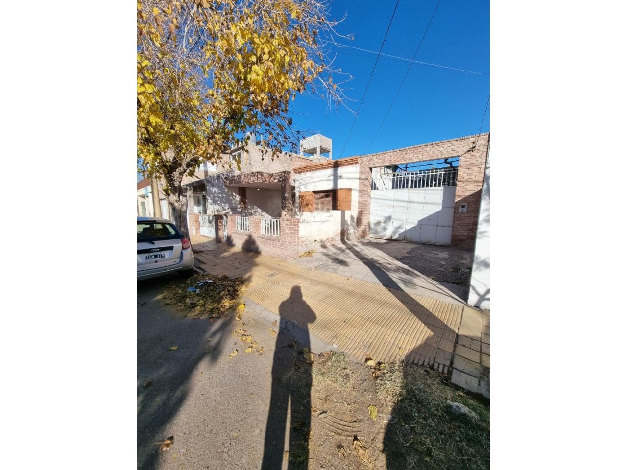 Busso Prop. Vende Excelente Terreno Con Casa  A Reciclar, Próximo Centro