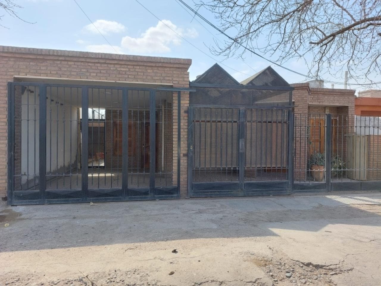 Casa En Venta  Media Agua, Sarmiento - 4 Dormitorios