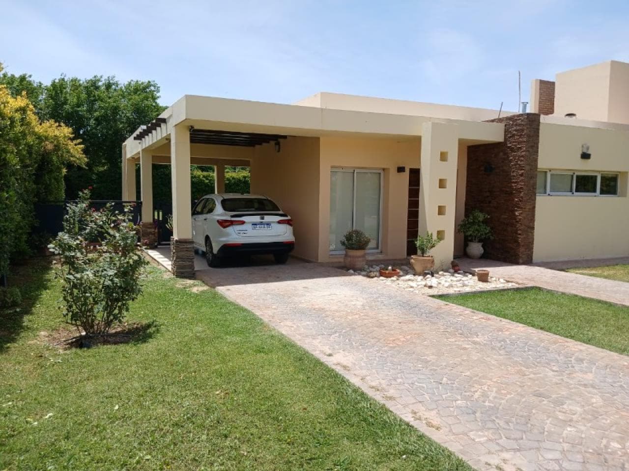 Bajamos El Precio  Conim Vende Hermosa Casa En Villa Tahue, Barrio Privado. Albardon . Apta Credito Hipotecario