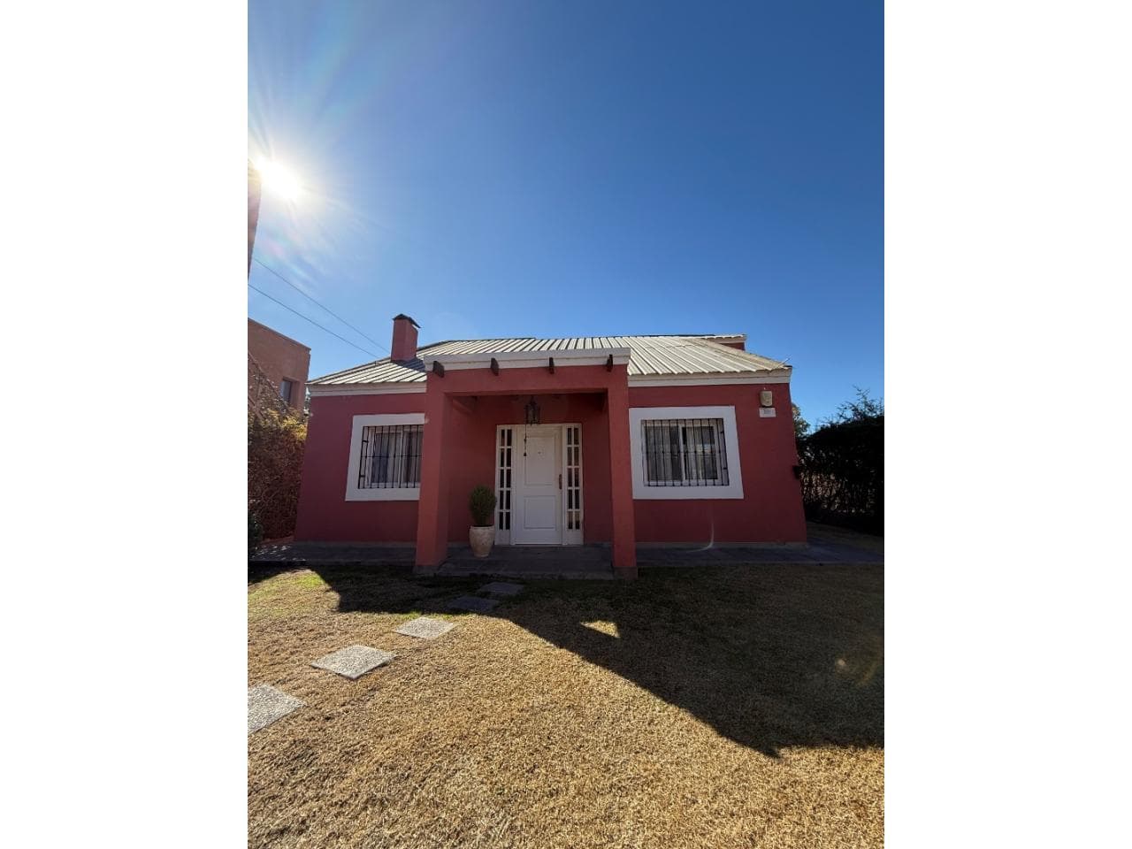 Casa Excelente Ubicación - 600 Mt2 De Terreno - 138 Mt2 Cubiertos - Piscina.
