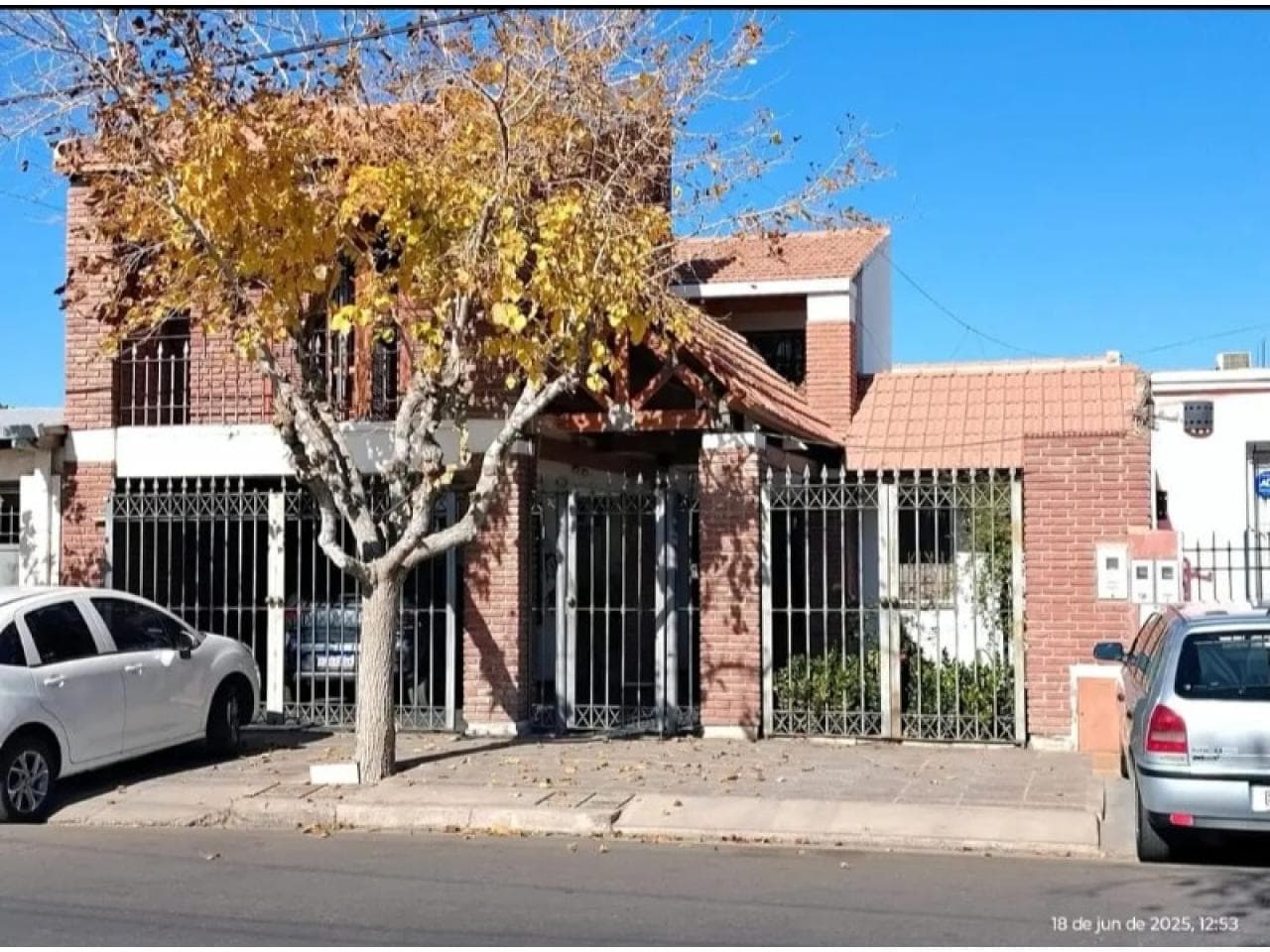 Casa En Barrio Aramburu 2 Plantas Se Vende