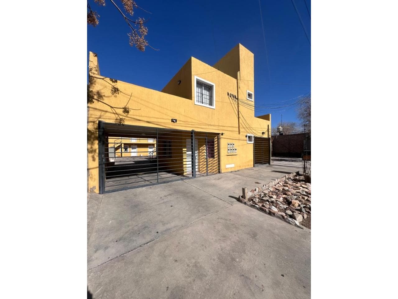 Venta. Complejo De 6 Departamentos En Santa Lucia