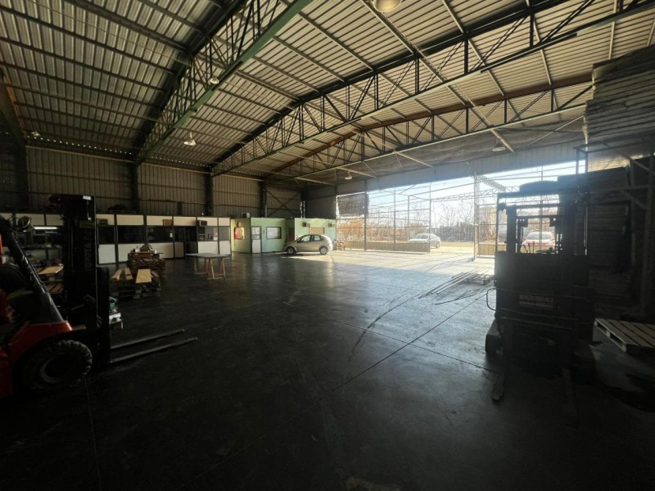 🔵inmueble Industrial Con 3.680m² Cubiertos, Desarrollado Sobre Un Terreno De 21.870m²🔵 Ref 3323