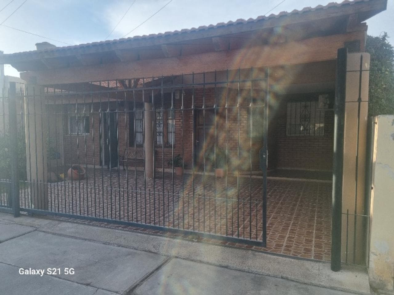 Venta. Casa Tres Dormitorios, Dos Baños, Cochera Doble. Rivadavia