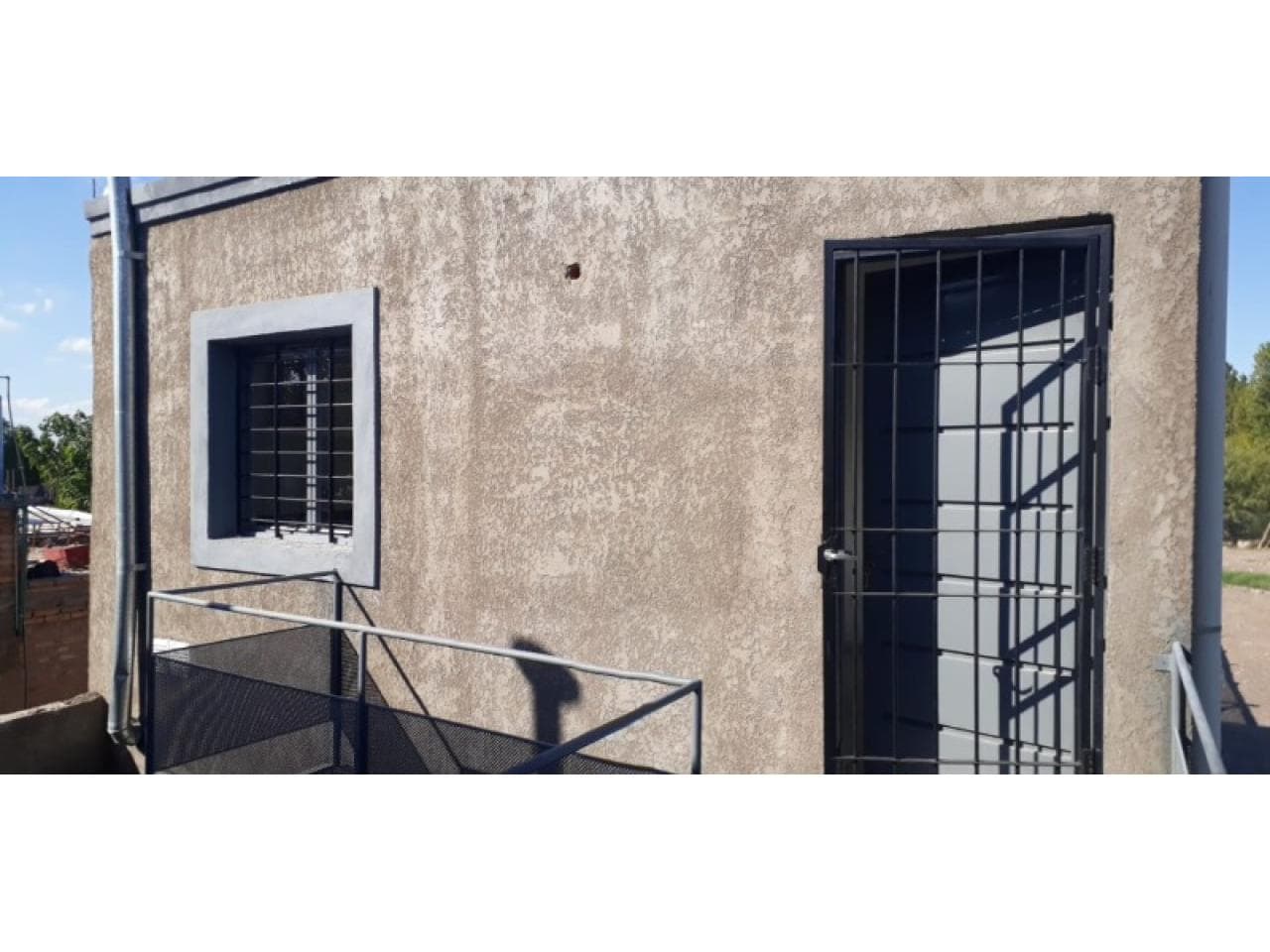 Alquilo Departamento ,con Cochera,1 Dor. Chimbas