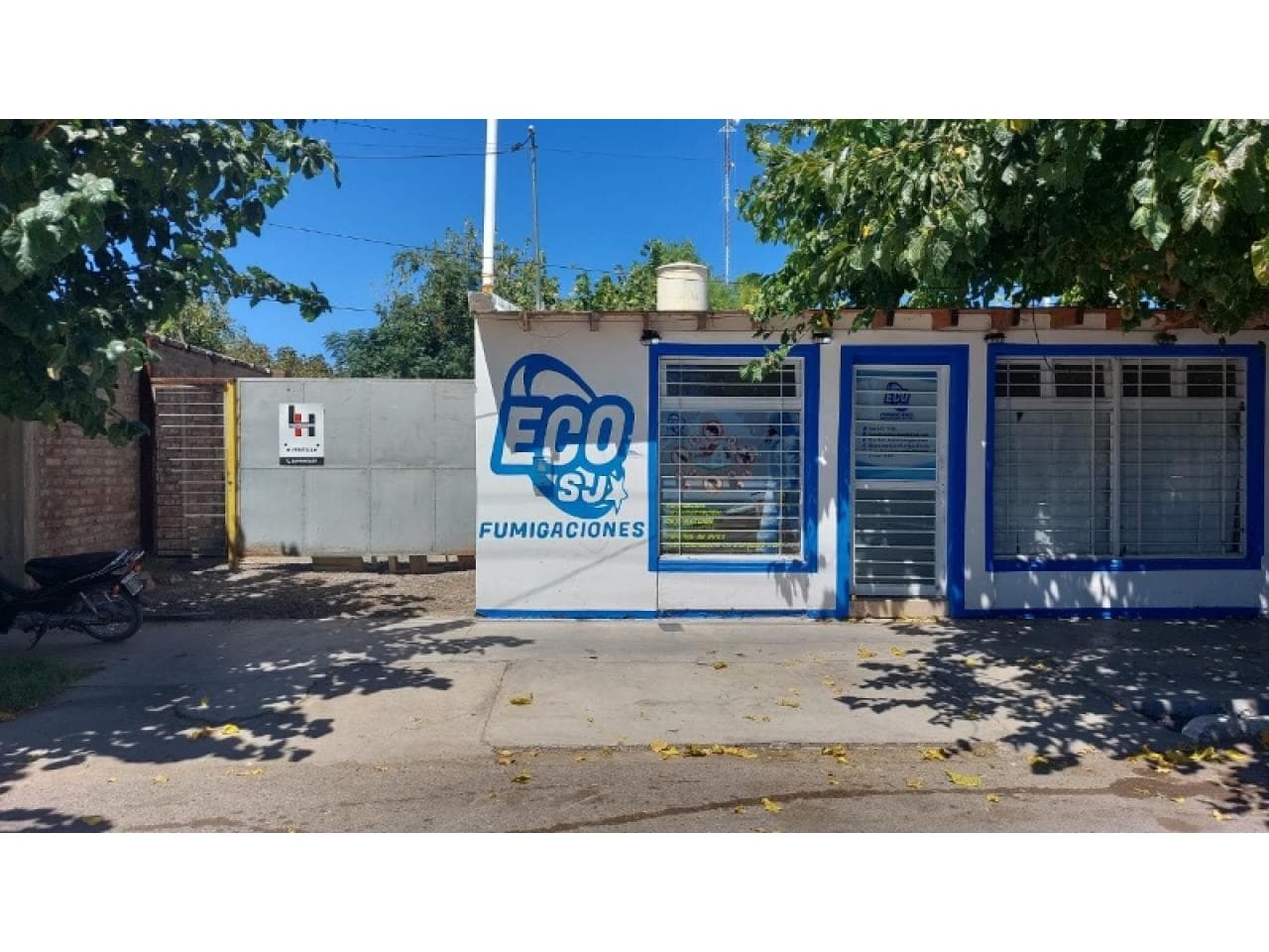 Venta. Casa, 2 Dormitorios. Con Salón. Angaco