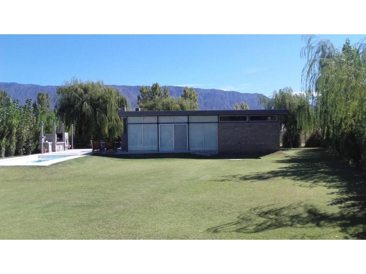Venta Moderna Casa 2 Dormt. Con Gran Parque Y Pileta - A Mts. De La "coqueta" , Zonda .