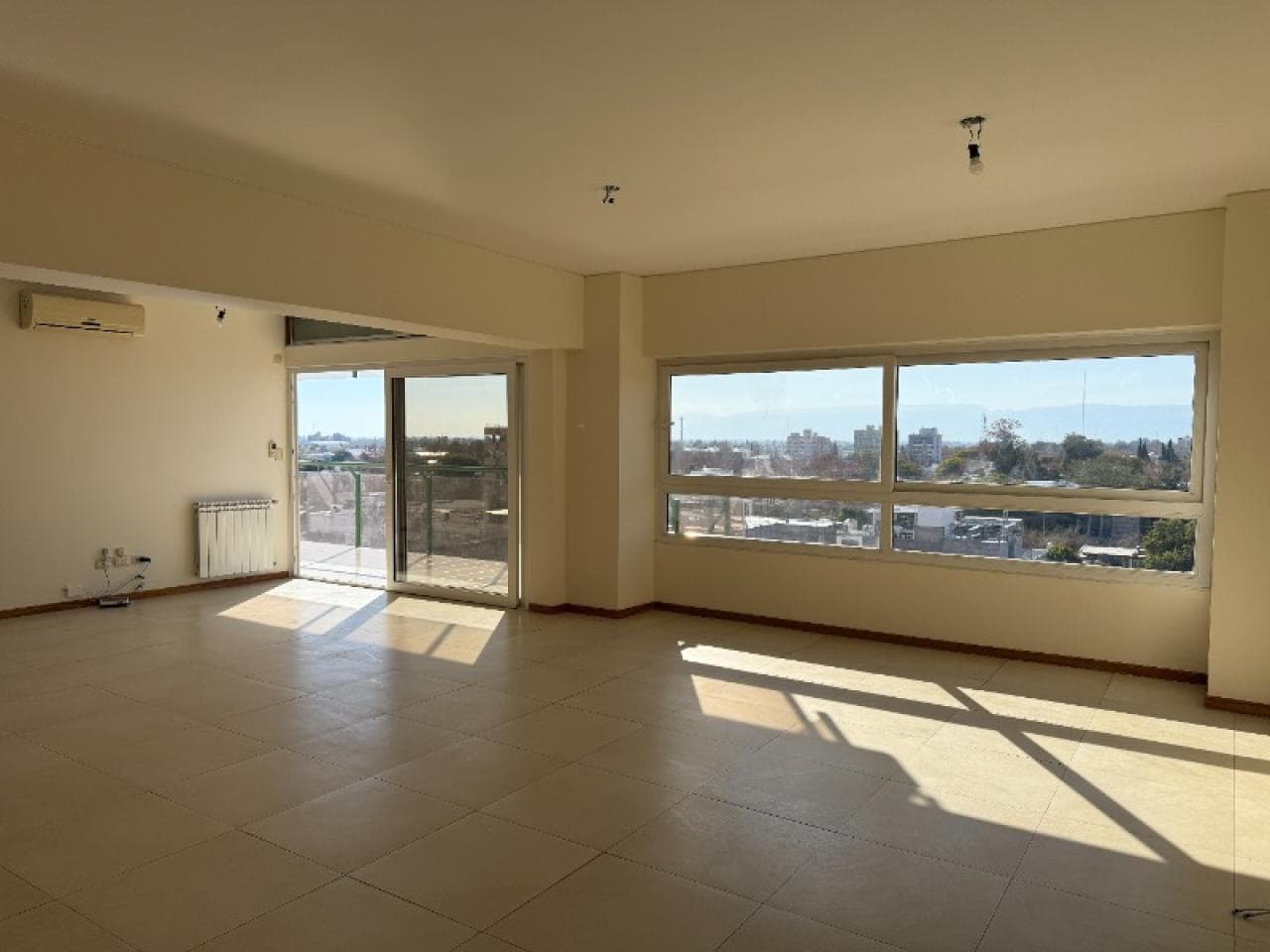 Venta. Departamento Edificio Catamarán Vi