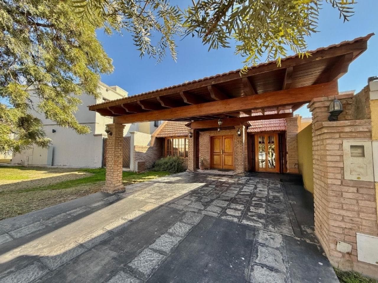 Venta - Casa Barrio Privado El Remanso - Capital - Apto Crédito