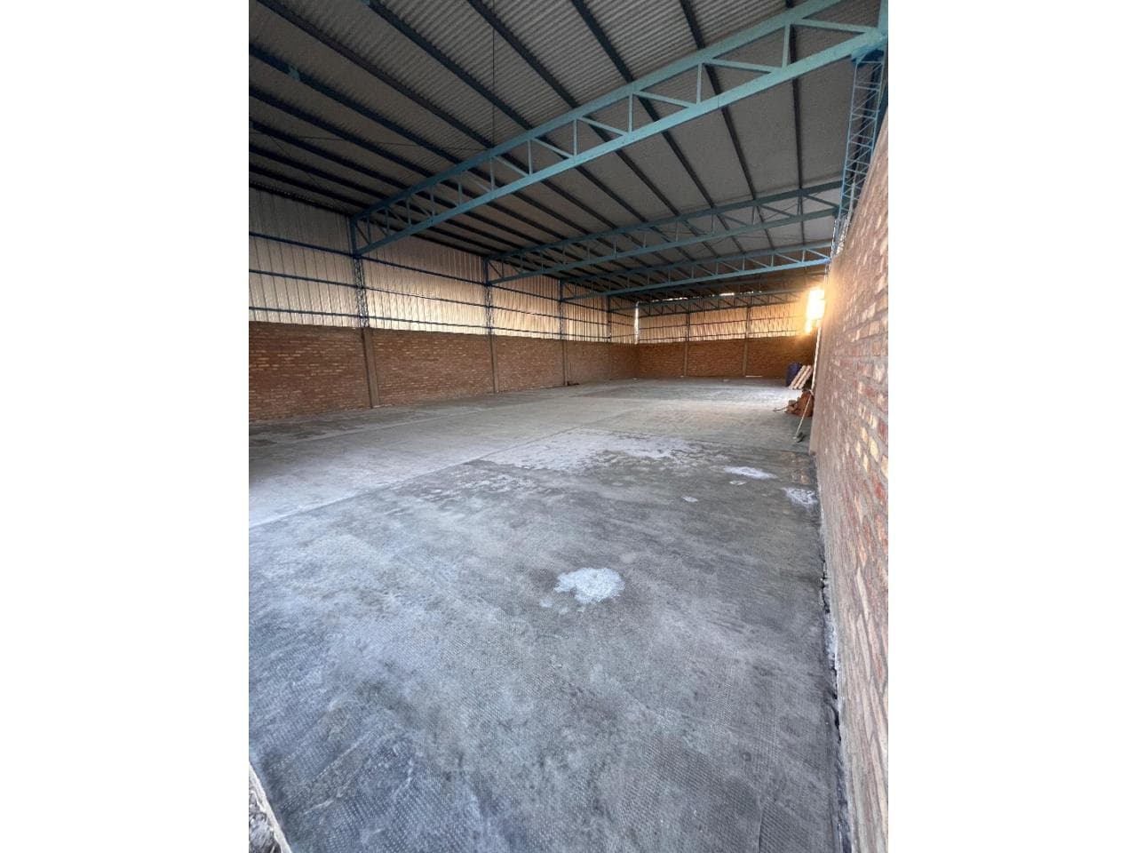 Galpón Interno En Alquiler En Rawson, 350m2 Cubiertos Y 700m2 De Terreno. A Estrenar   Tel: 2646205725