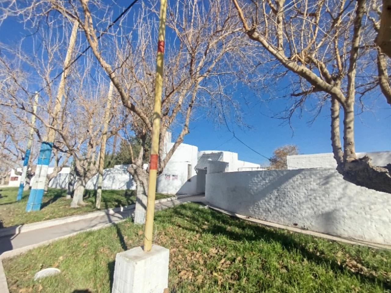 Venta 12 Oficinas, Cada Una Con Cochera Y Baño Privado + Terreno 2500 M2( Ruta 40 Y Calle 5)