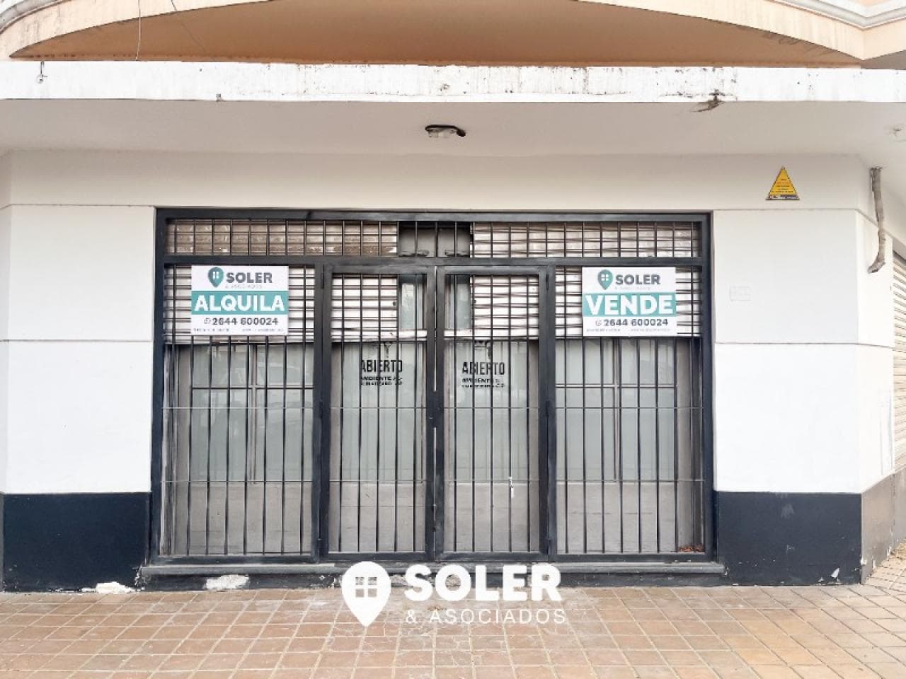 Alquiler | Salon Comercial Esquina| Catamarca Y 25 De Mayo
