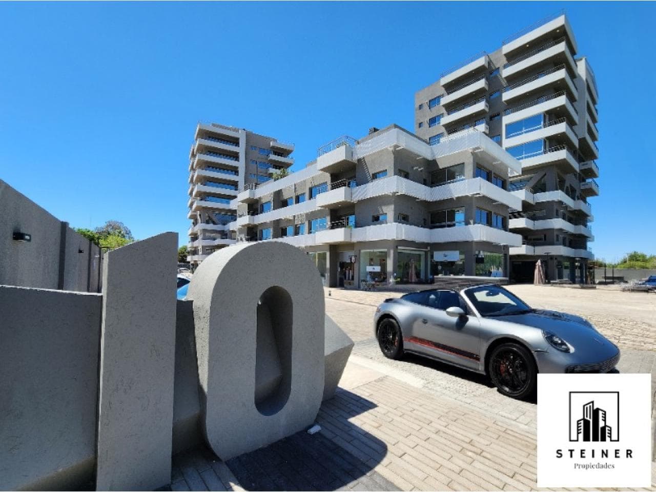 Departamento En Venta 2 Dormitorios 4to Piso Con 2 Cocheras En Catamaran 10, Capital