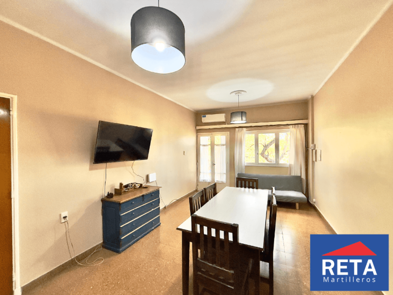 Venta. Amplio Departamento Céntrico Sobre Av. Libertador, Ideal Para Vivir O Invertir. Apto Crédito Hipotecario.