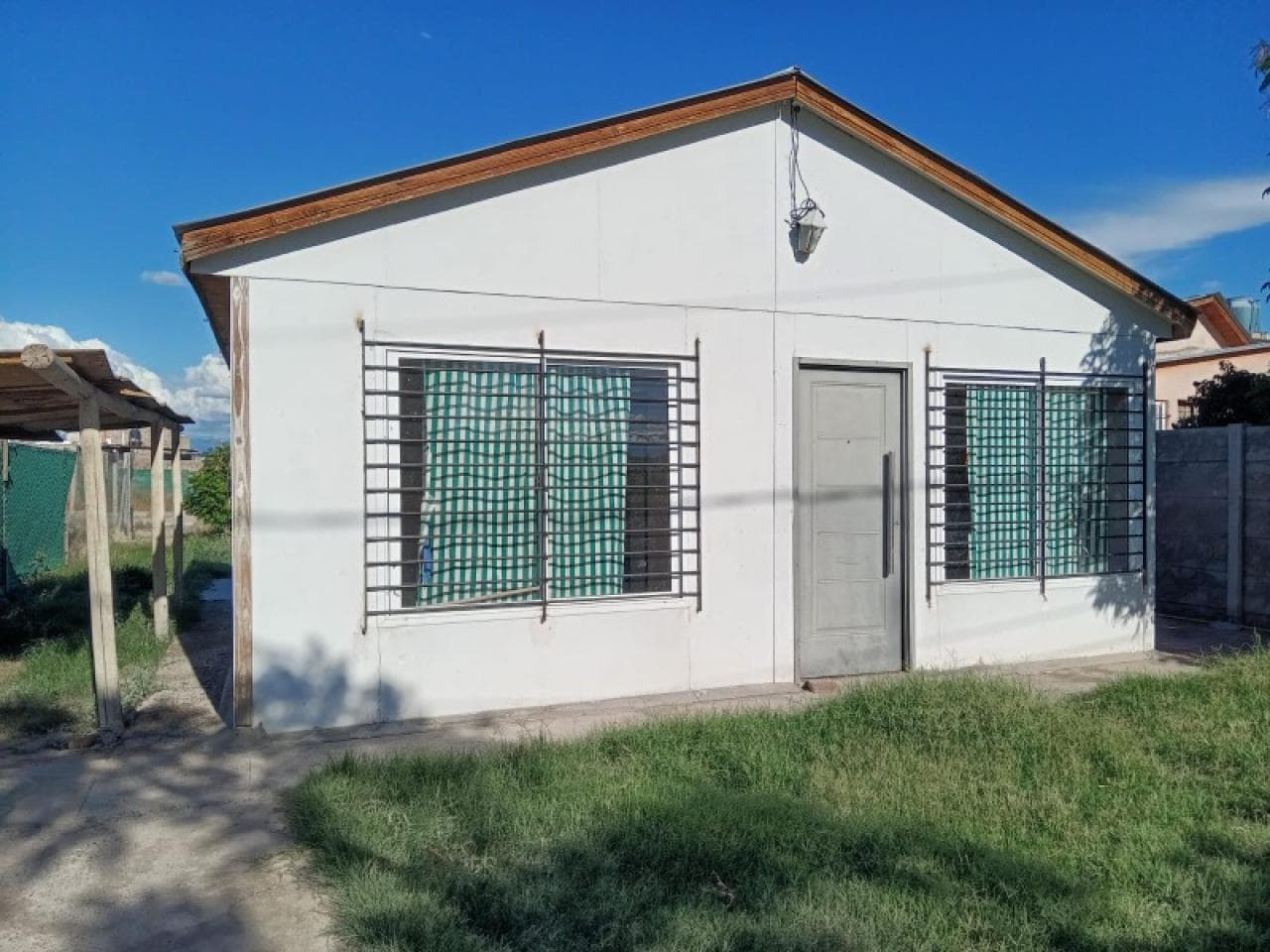 Vendo O Alquilo Vivienda Industrial Barrio Jardines Del Sol