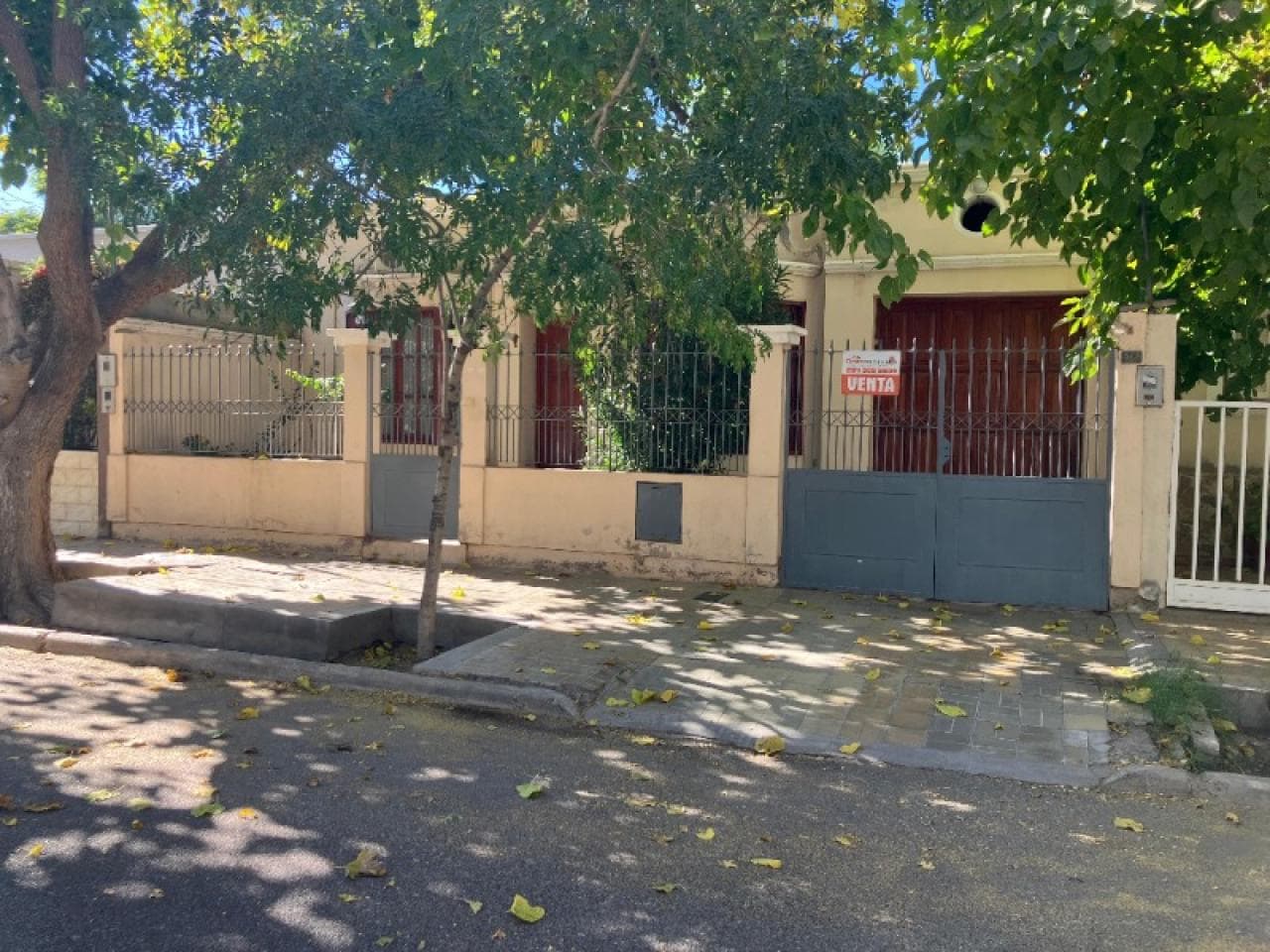 Venta Casa En Capital - Calle Maradona.