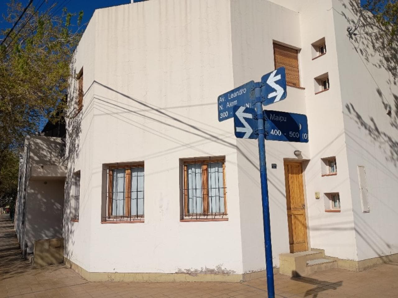 Venta. Hermosa Casa Esquina. Alem Y Maipu. Capital
