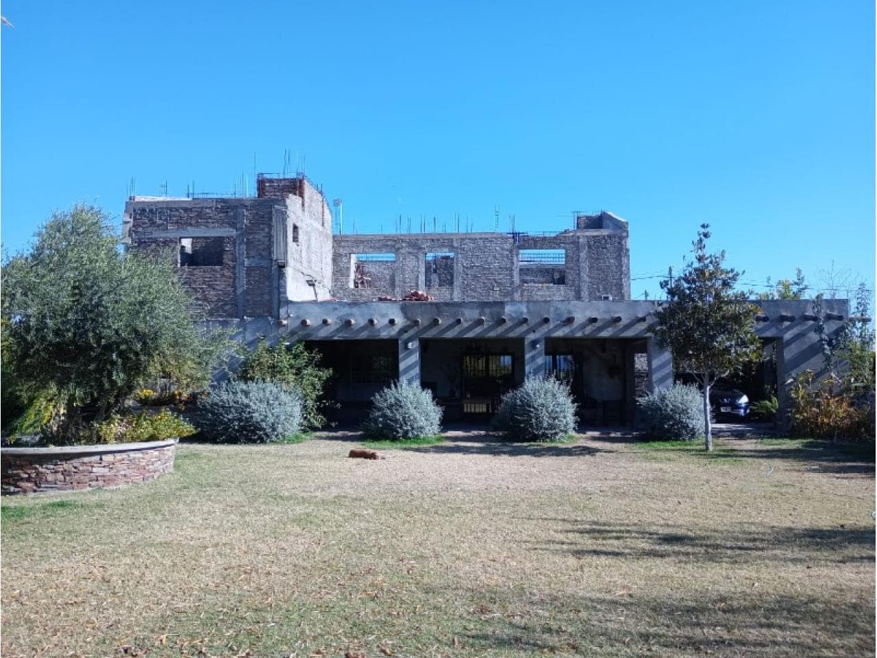 Venta Casa, 2 Dormitorios. En "el Mogote" Gran Jardin, Con Grandes Ampliaciones A Terminar. Chimbas