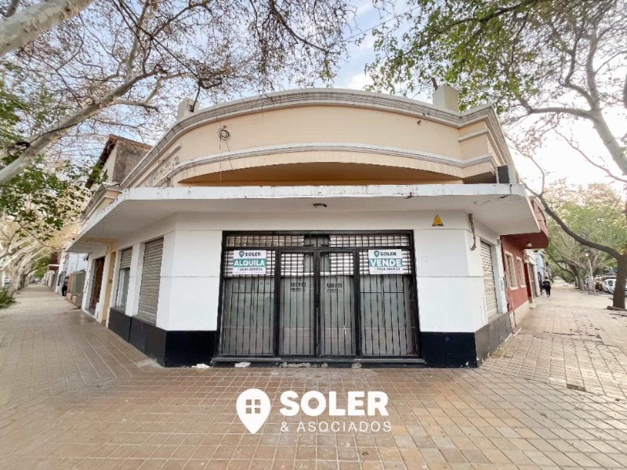Venta | Salon Comercial Esquina | Catamarca Y 25 De Mayo