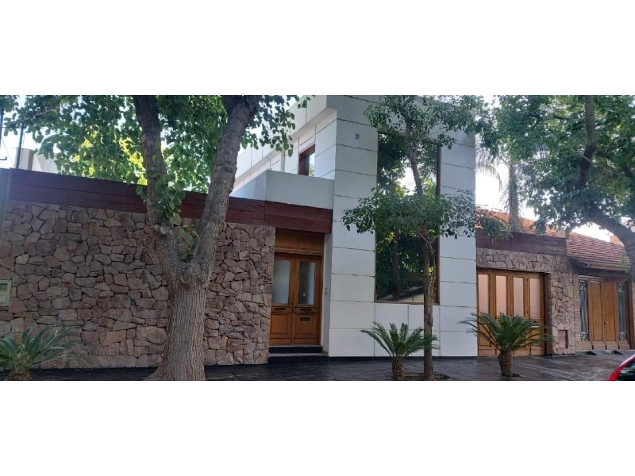 Venta Casa En El Barrio Universitario. Rivadavia