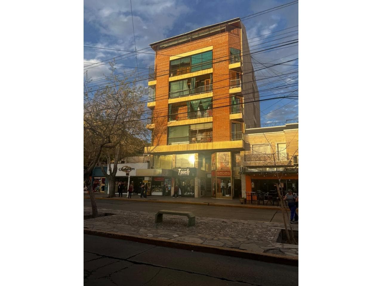 🔵 Alquiler. Departamento Céntrico De 1 Dormitorio - Sobre Av. Rioja - Ref 3355 🔵