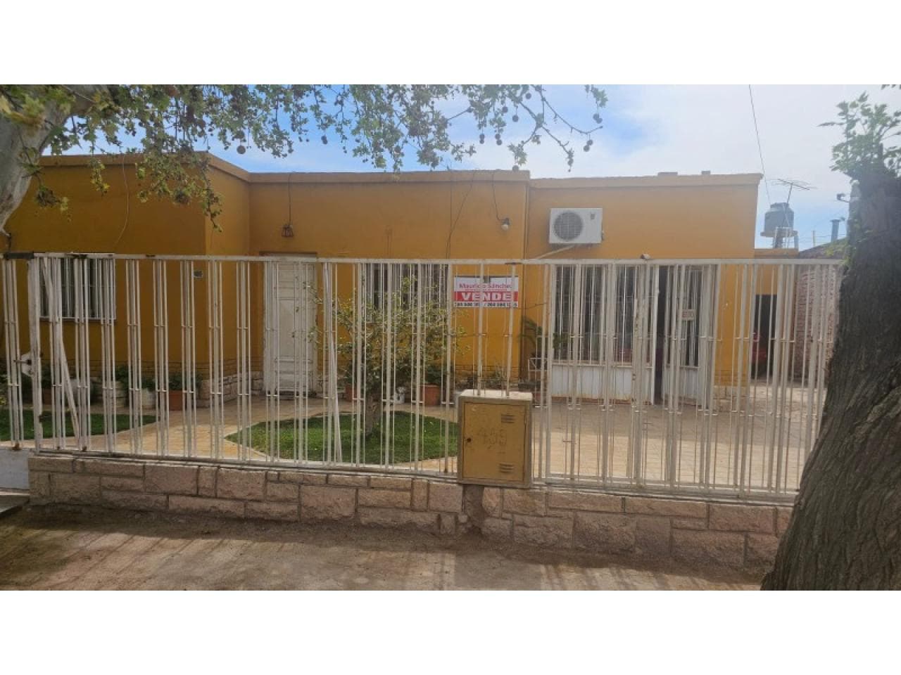 Inmobiliaria Vende Casa En El B° Villa Rodriguez Pinto. Rivadavia
