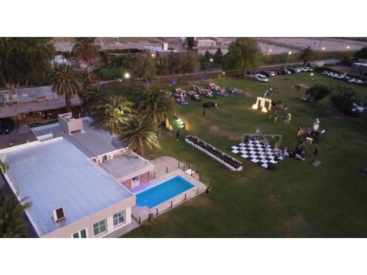 Venta - Quinta De Eventos Con Amplio Salón- 10.200m2