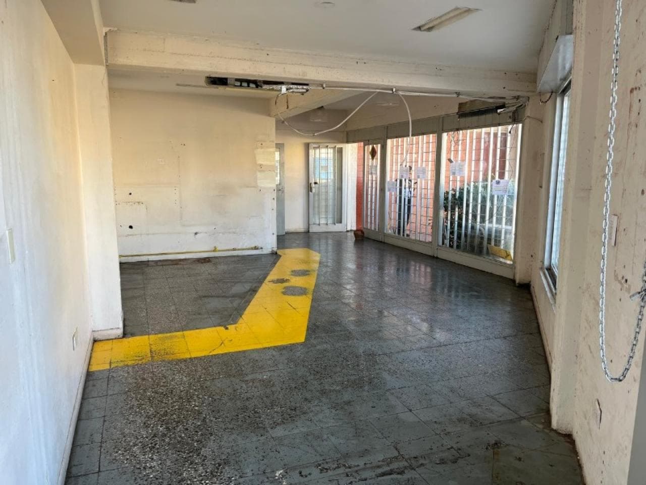 Local Comercial  Y Baño
