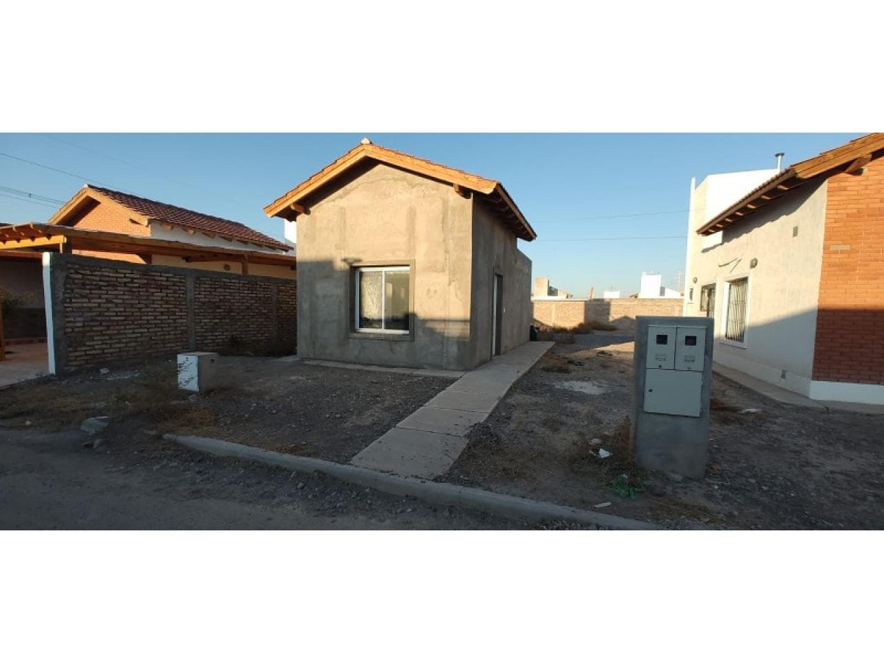 Venta De Casa Barrio Natania 65 Microbarrio Privado.  Para Inversión O Habitar -  Rivadavia