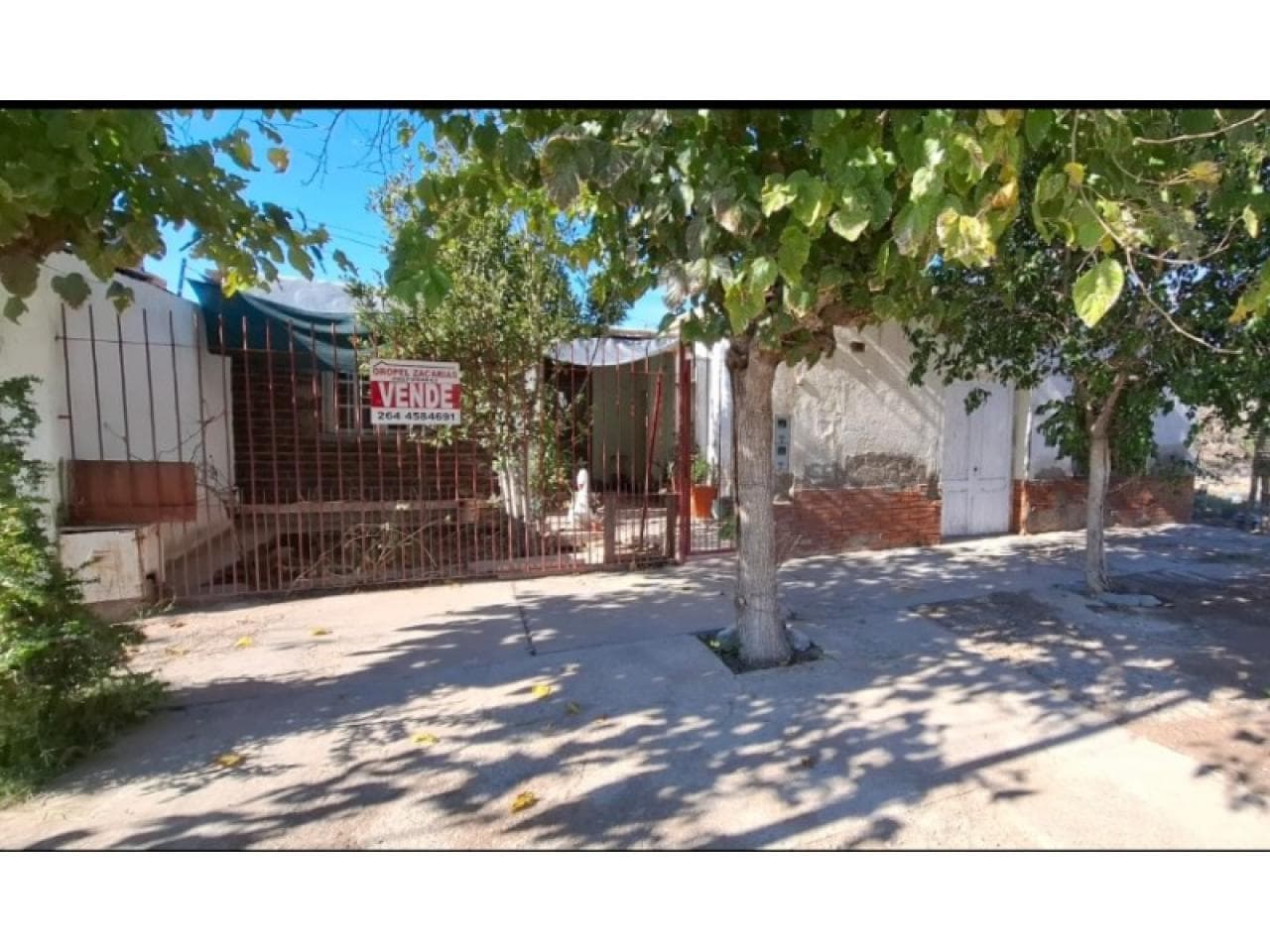 Venta De Casa En Calle Jujuy Entre San Lorenzo Y Marquez De Aguado - Capital.