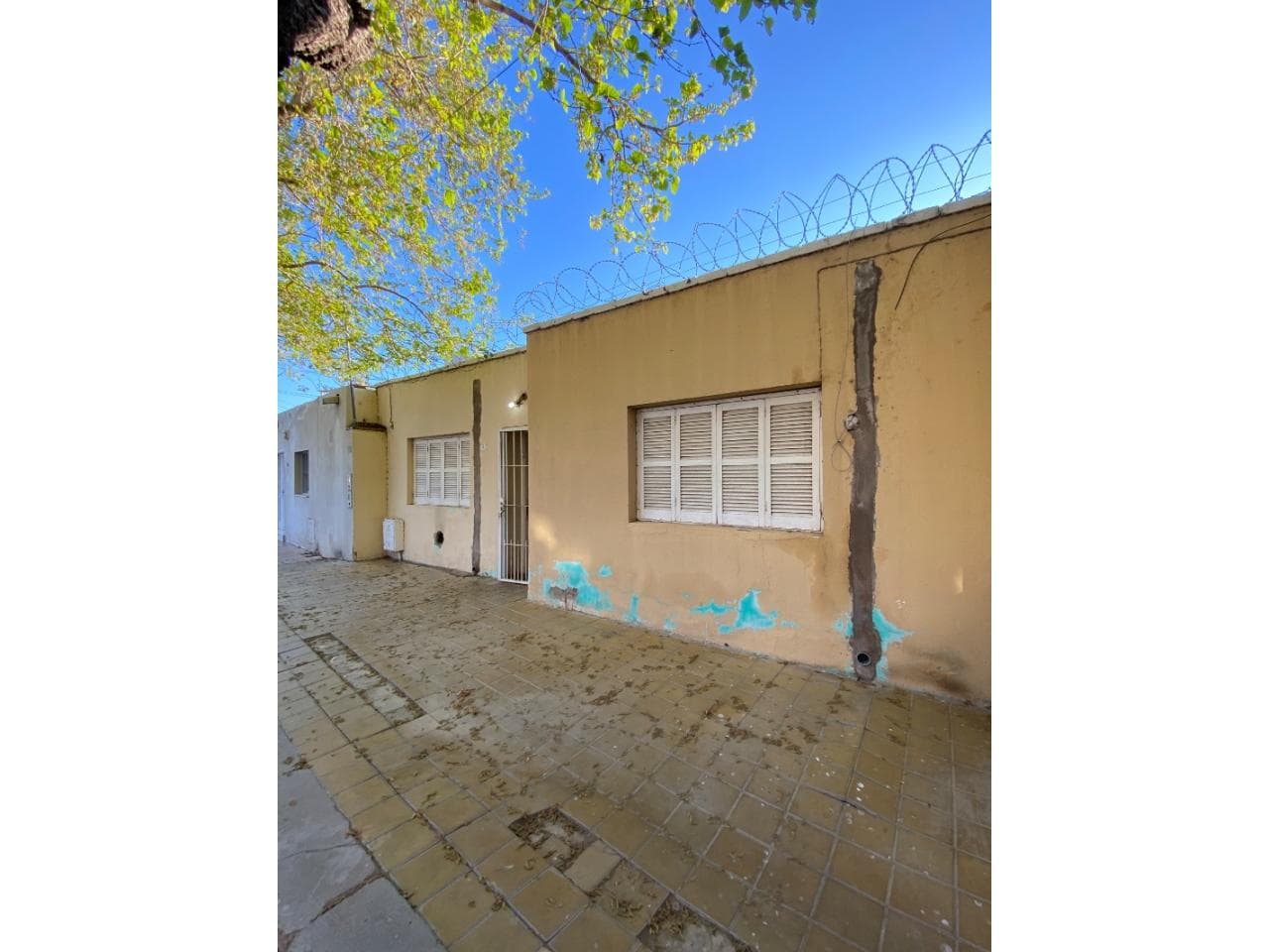 Venta Casa Mixta Con Terreno De 238 M2 Sobre Calle Lavalle Antes De Brasil. Capital