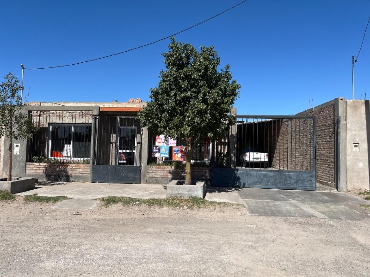Venta Casa Con Salón Comercial O Dpto. Santa Lucia