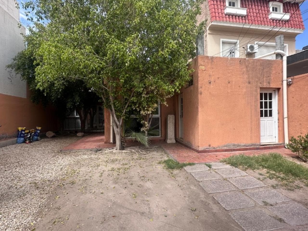 Venta. Importante Casa Comercial En Capital