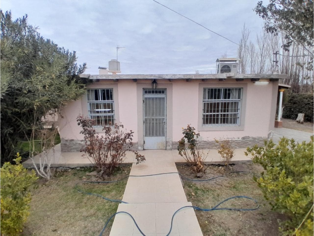 Oportunidad. Hermosa Casa En Amplio Terreno, Calle Quiroga. Destino Vivienda/productivo/turístico Etc. Particular Vende.