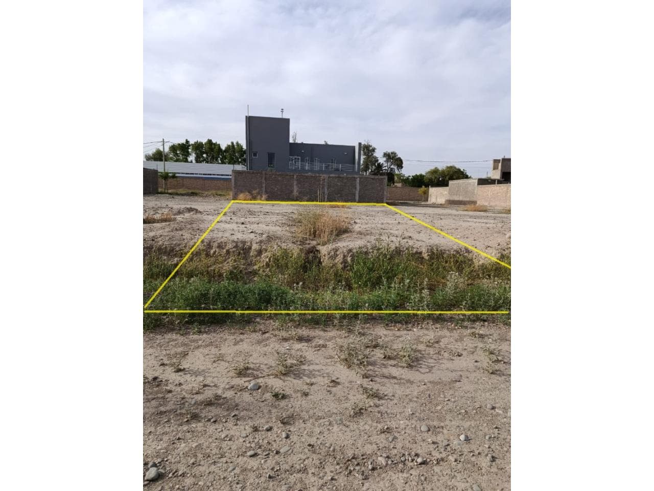 Venta Lote 300 M2. Dueño, Sin Intermediarios. Barrio Consolidado " Tierras Del Este " ( Capital )